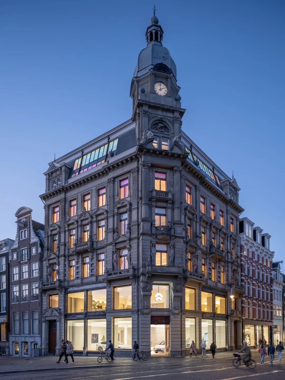 MVRDV 改造阿姆斯特丹百年历史建筑，为蔚来汽车打造欧洲规模最大“蔚来中心”