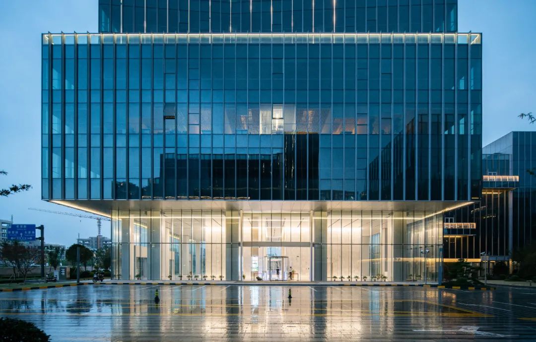 Aedas新作 | 上海嘉定新城新地标，融于自然的商务典范
