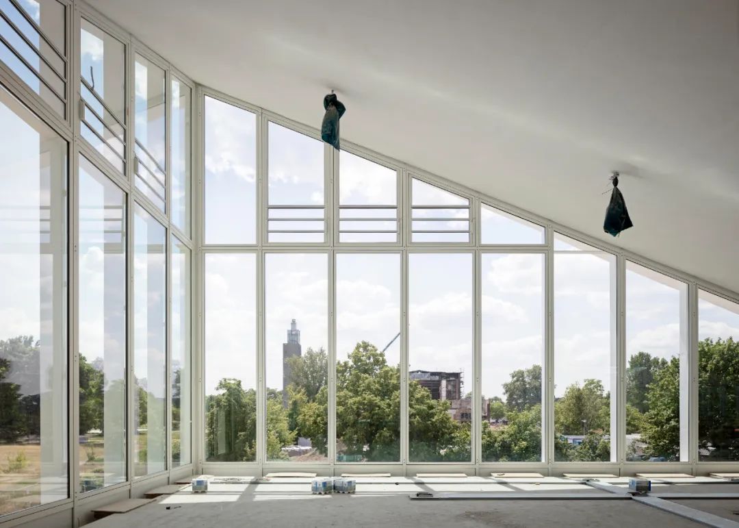 gmp改建系列 | 马格德堡双曲面壳体屋顶建筑：尊于原作的创新