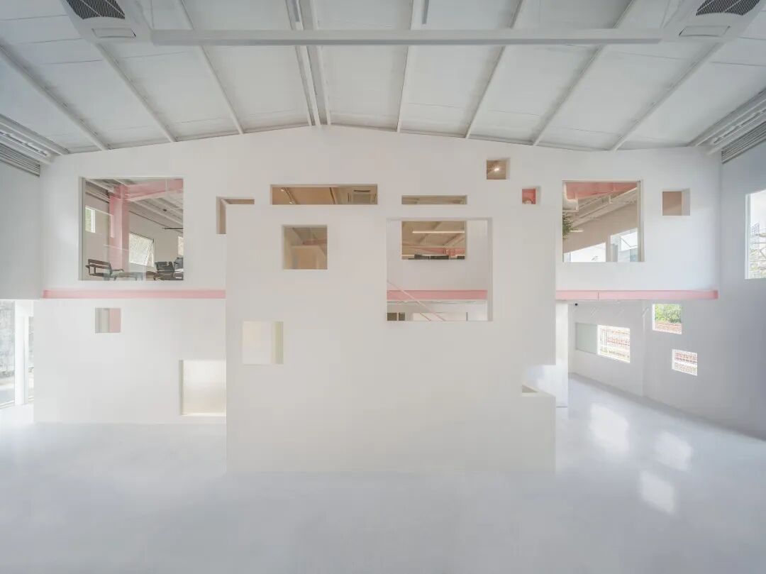 芽&middot;美术馆，墙洞构成的&ldquo;动态风景&rdquo;展