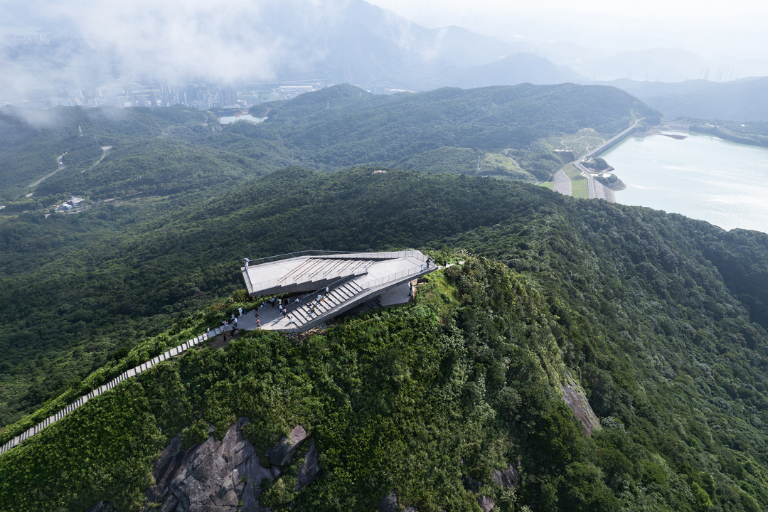 line+深圳新作：山尖石亭，梅沙尖观景台