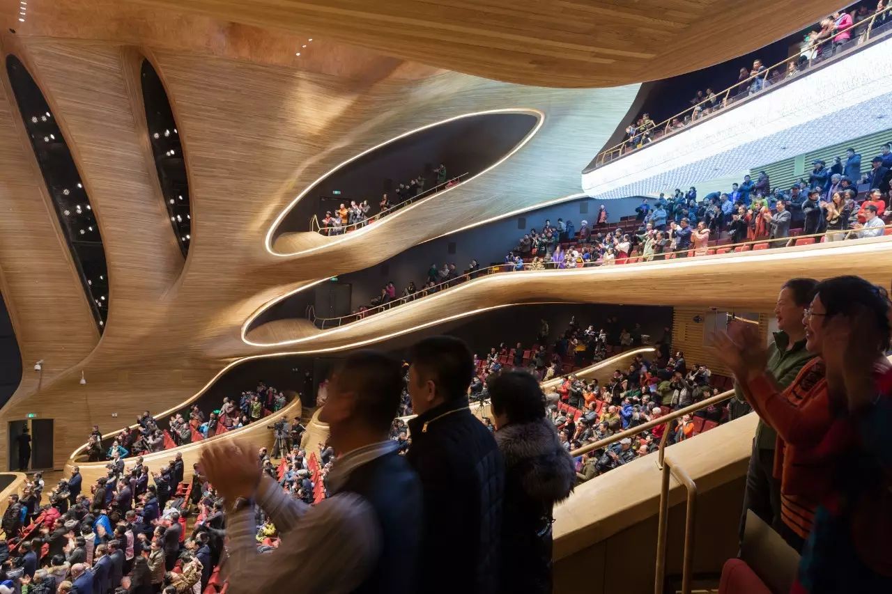 哈尔滨大剧院同时摘得"鲁班奖"和"詹天佑奖"