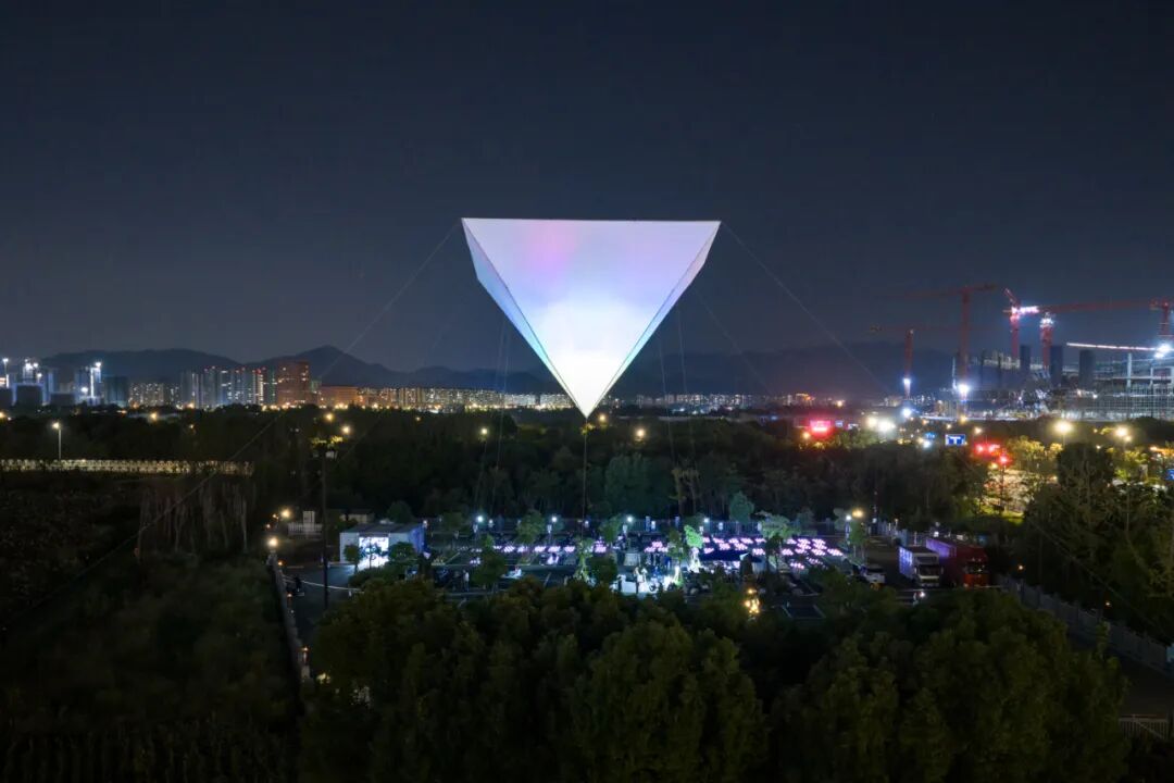 从「光之塔」到「云坐标」｜line+在杭州第三中心中轴线的城市媒介实验