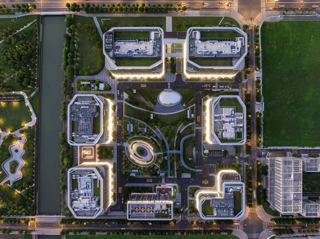 张江科学城数智天地 · 智慧谷：以“半园半院”理念，打造立体智慧社区新范式