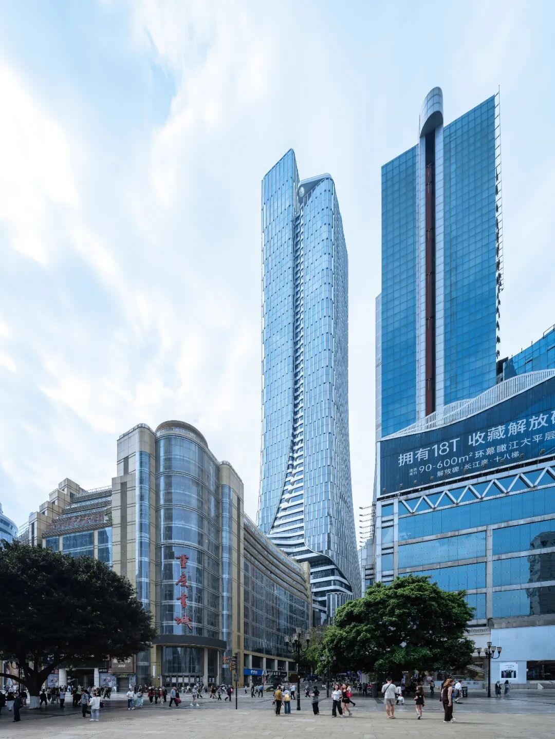 Aedas新作 | 重庆新华中心，城市CBD高密度下公共空间的垂直生长