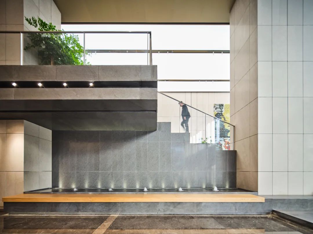 前滩国际广场与陆家嘴广场L+PLAZA商场