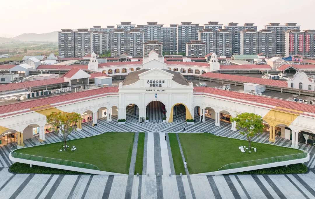易加设计+都市实践刘晓都工作室｜广州八号仓流溪河奥莱小镇改造： 被时代抛弃的欧陆风如何重焕生机