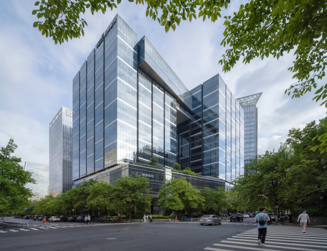 捷报 | 伍兹贝格三项目斩获 2026-2027 亚太地产大奖！