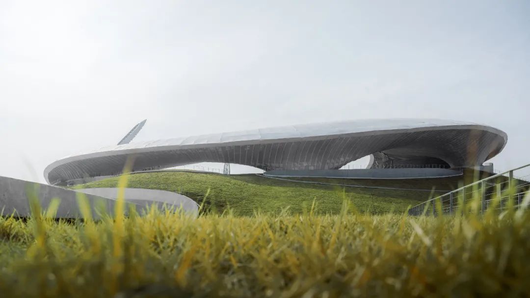 “消失的体育场”建成,马岩松/MAD全球最大覆土建筑群设计