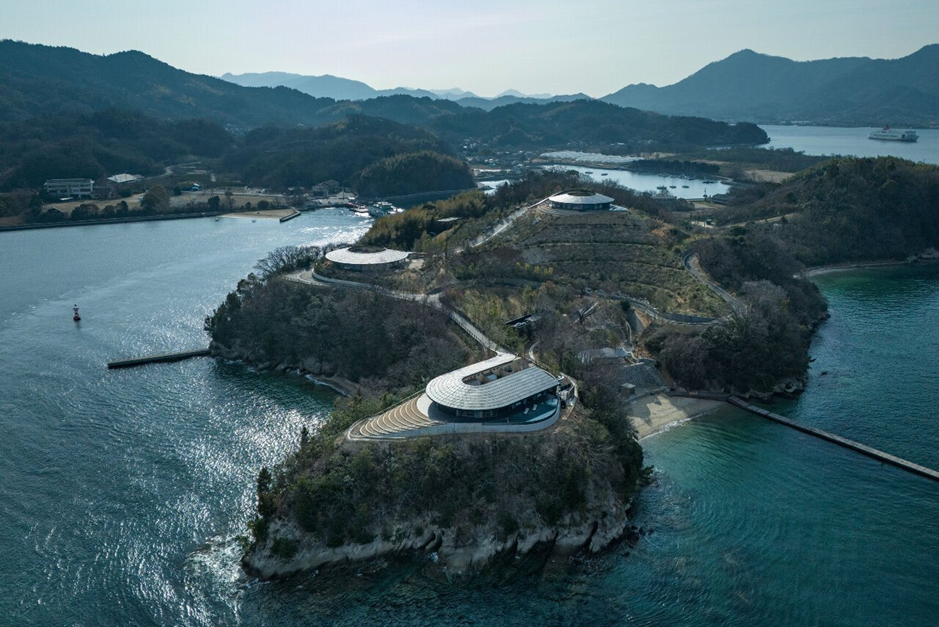 BIG × NOT A HOTEL:佐木岛山地三栋度假别墅正式启幕