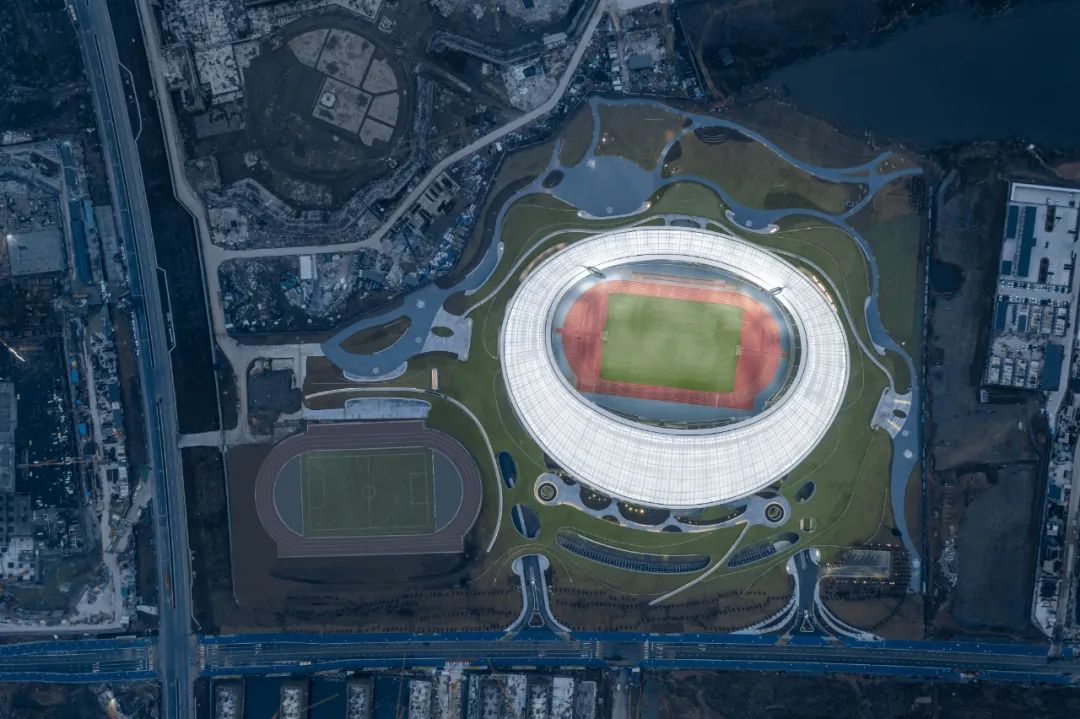“消失的体育场”建成,马岩松/MAD全球最大覆土建筑群设计