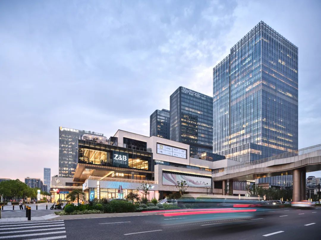 前滩国际广场与陆家嘴广场L+PLAZA商场