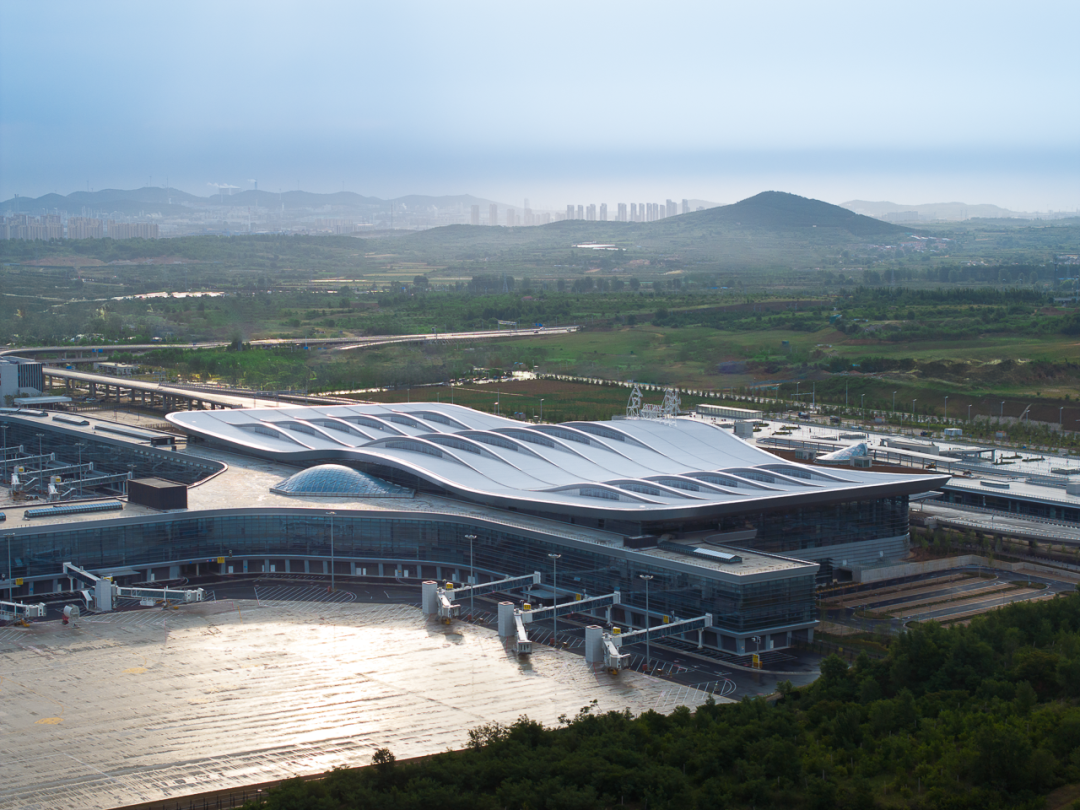 新作 | 烟台蓬莱国际机场二期--中建西南院+Aedas+上海新时代