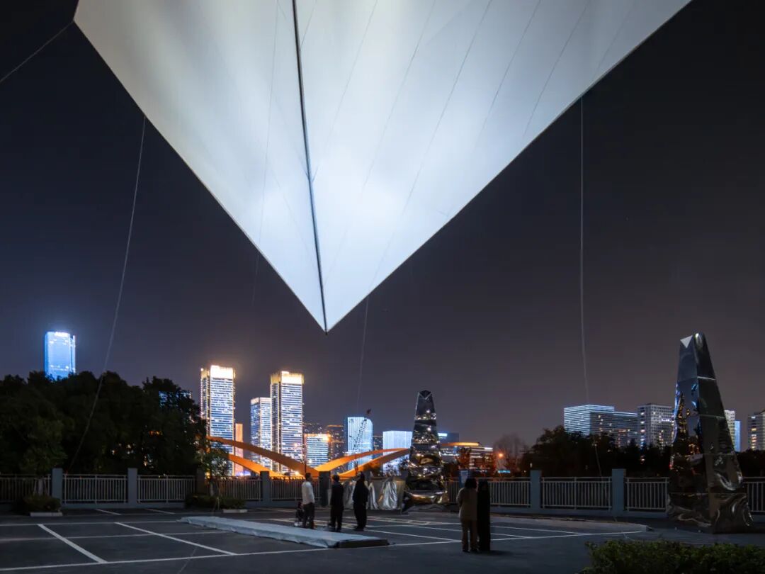 从「光之塔」到「云坐标」｜line+在杭州第三中心中轴线的城市媒介实验