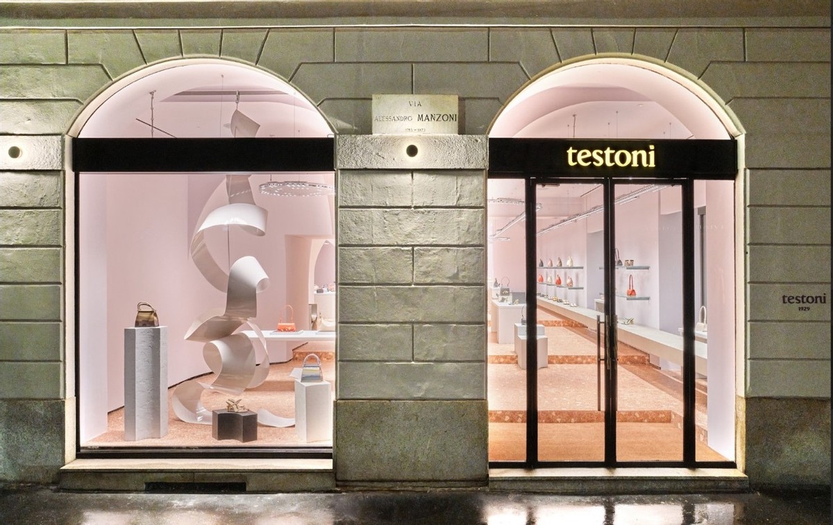 Testoni米兰全新环球旗舰店璀璨启幕——致敬意大利匠心工艺与当代设计美学