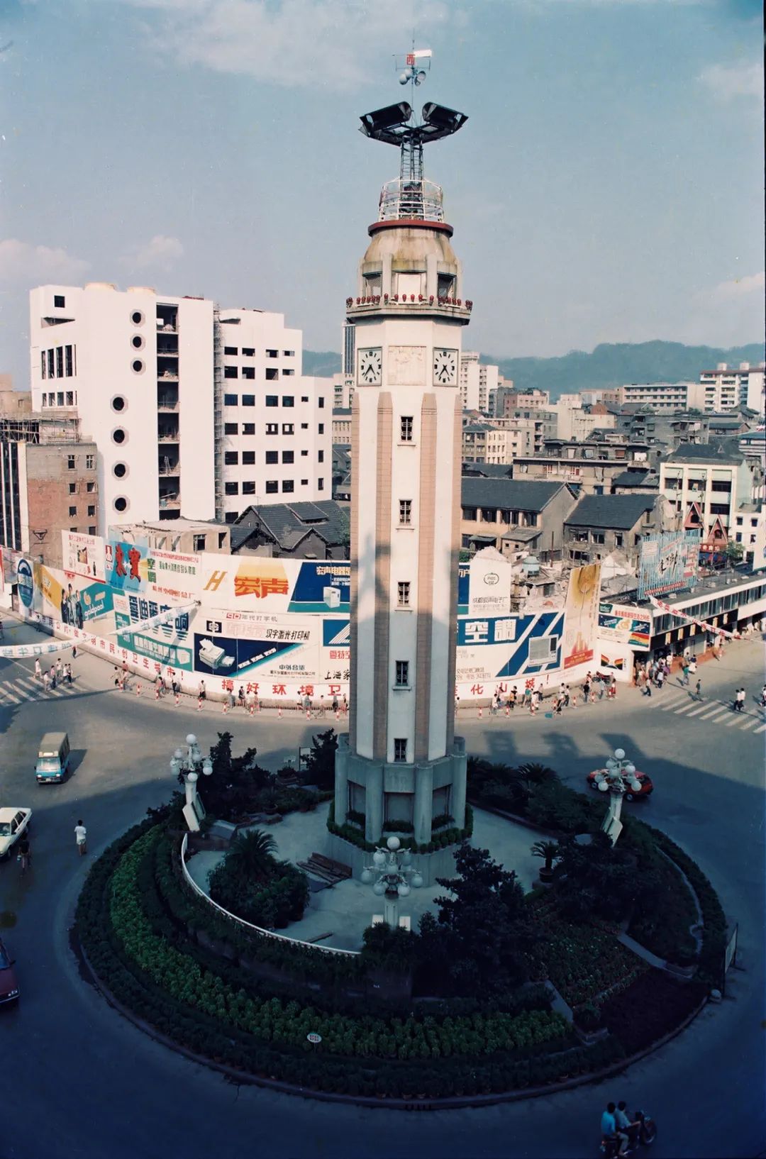 建筑档案致敬重庆丨何智亚，我记忆深处的重庆与重庆人