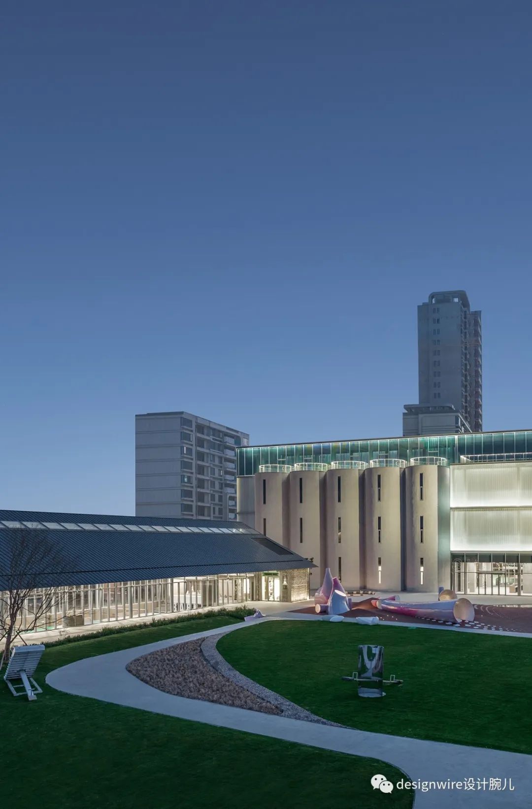 普利兹克大师最新作品:老粮仓变身筒仓艺术中心!