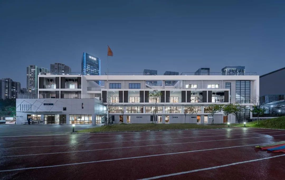 深圳市公安消防支队北站消防站设计/ Z&Z STUDIO
