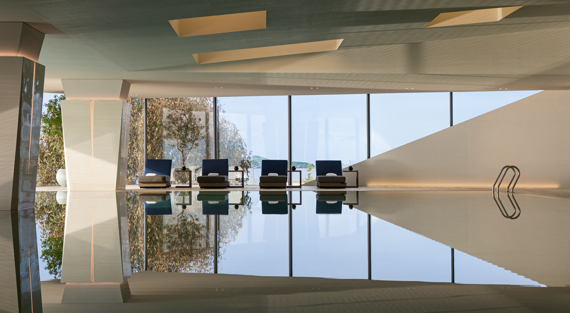 line+新作「石棱镜」，叠石望海，激活大连凌水湾滨海地景