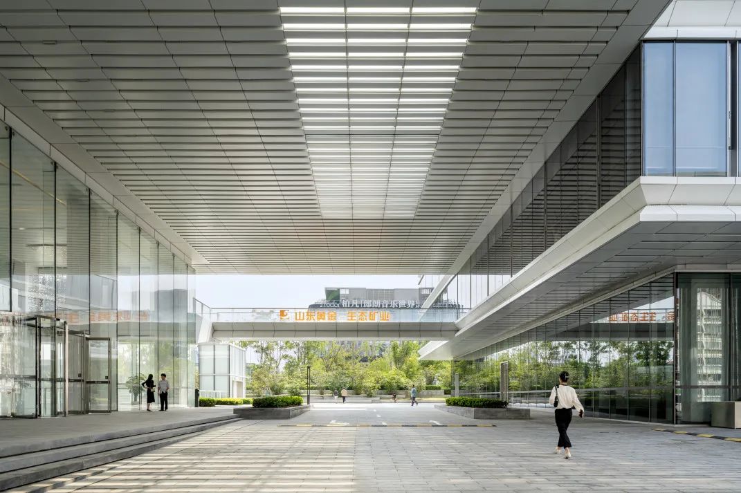 黄浦江畔的生态纽带&mdash;&mdash;山金保利金融广场