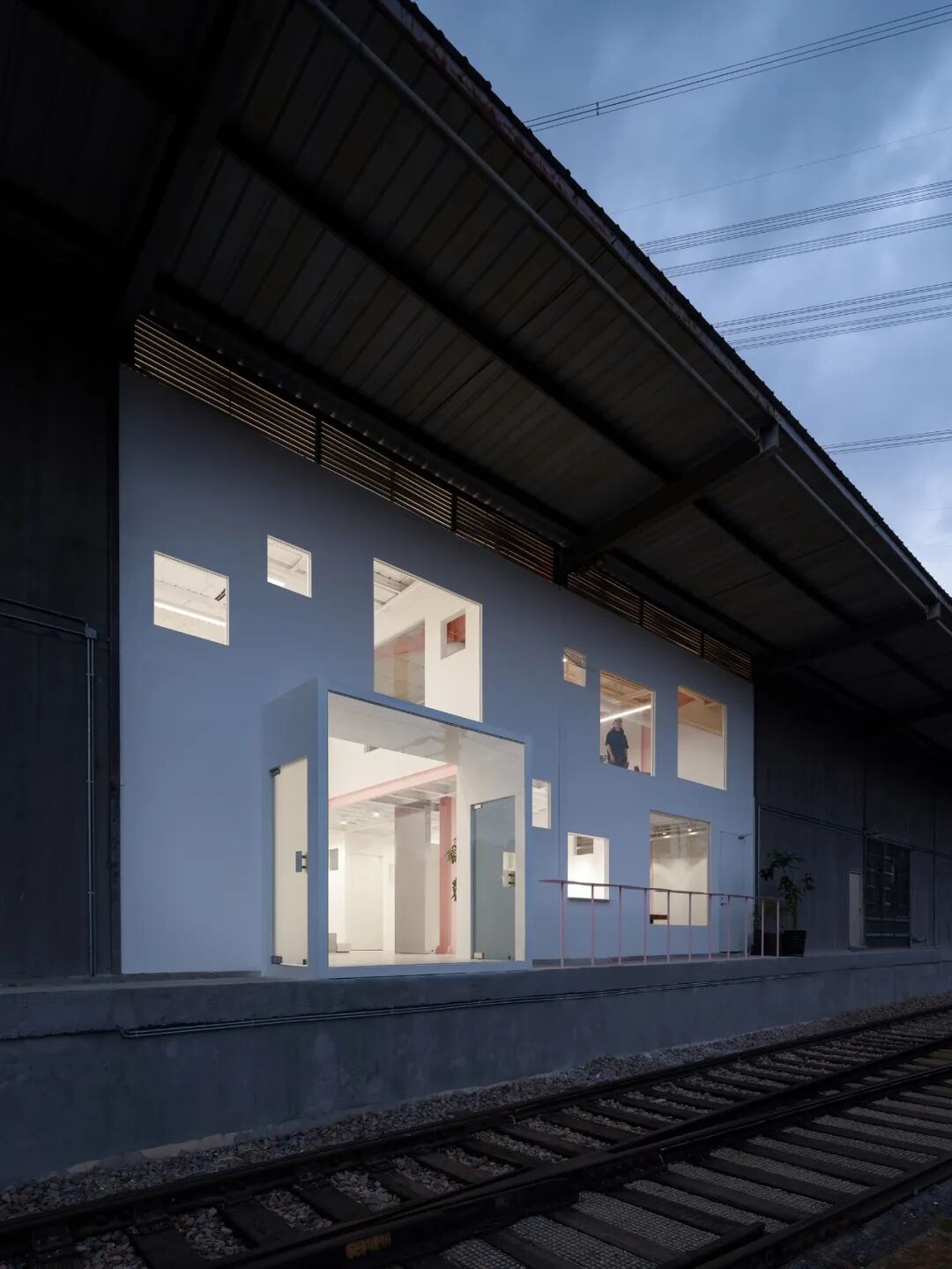 芽&middot;美术馆，墙洞构成的&ldquo;动态风景&rdquo;展