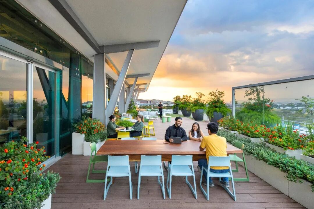 Gensler 2026年全球职场调研发现：使用AI最频繁的员工，团队联结也最紧密