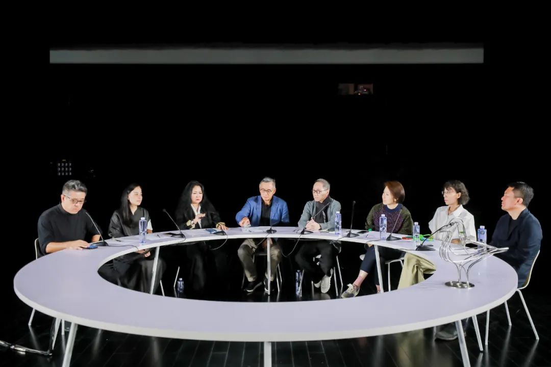 线上首播预约 | 《马岩松：流动的大地》主题圆桌论坛