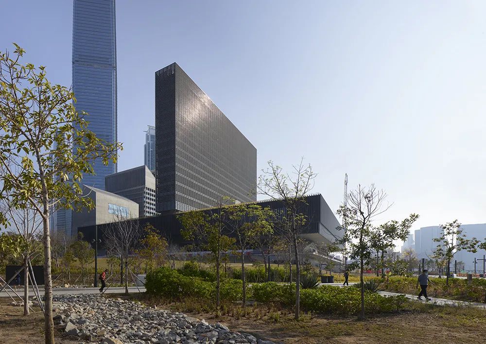 特写 | 香港现在时：建新 · 见未来