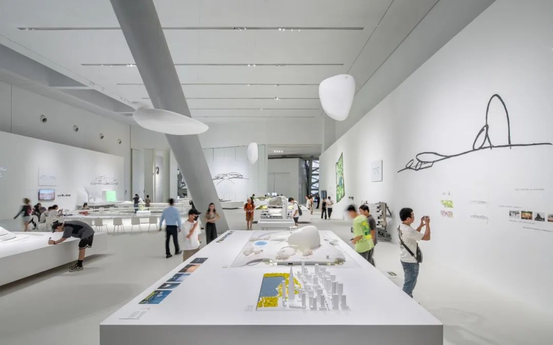 《马岩松：流动的大地》大展深圳开幕