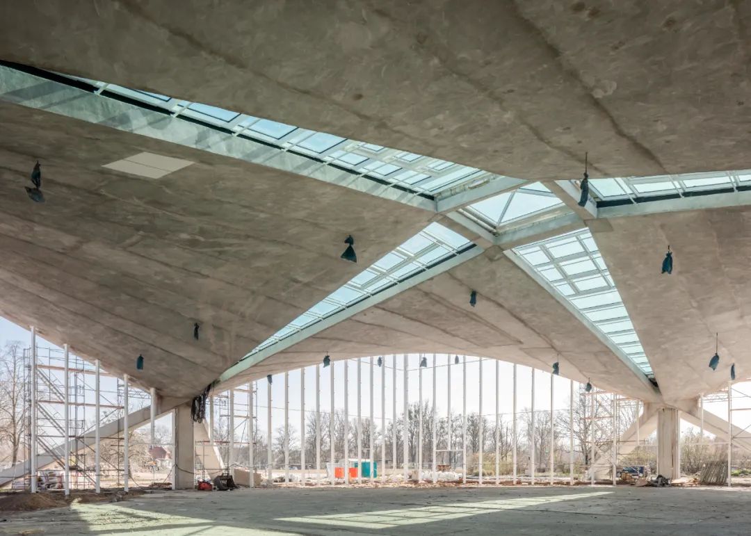 gmp改建系列 | 马格德堡双曲面壳体屋顶建筑：尊于原作的创新