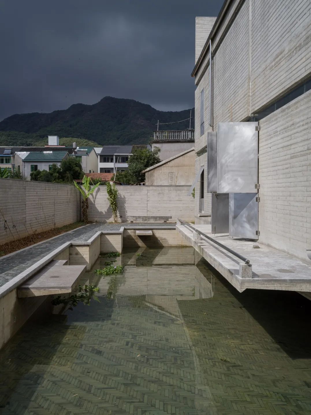 【建言丨对话王灏】以木构精神延续当代人地关系，建筑就是要诚挚地表达这个时代