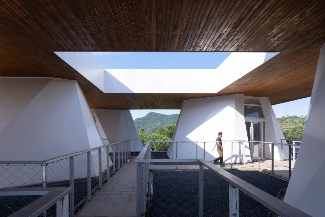 line+WORK | 相遇在山间：下岩贝景区云峰十二重