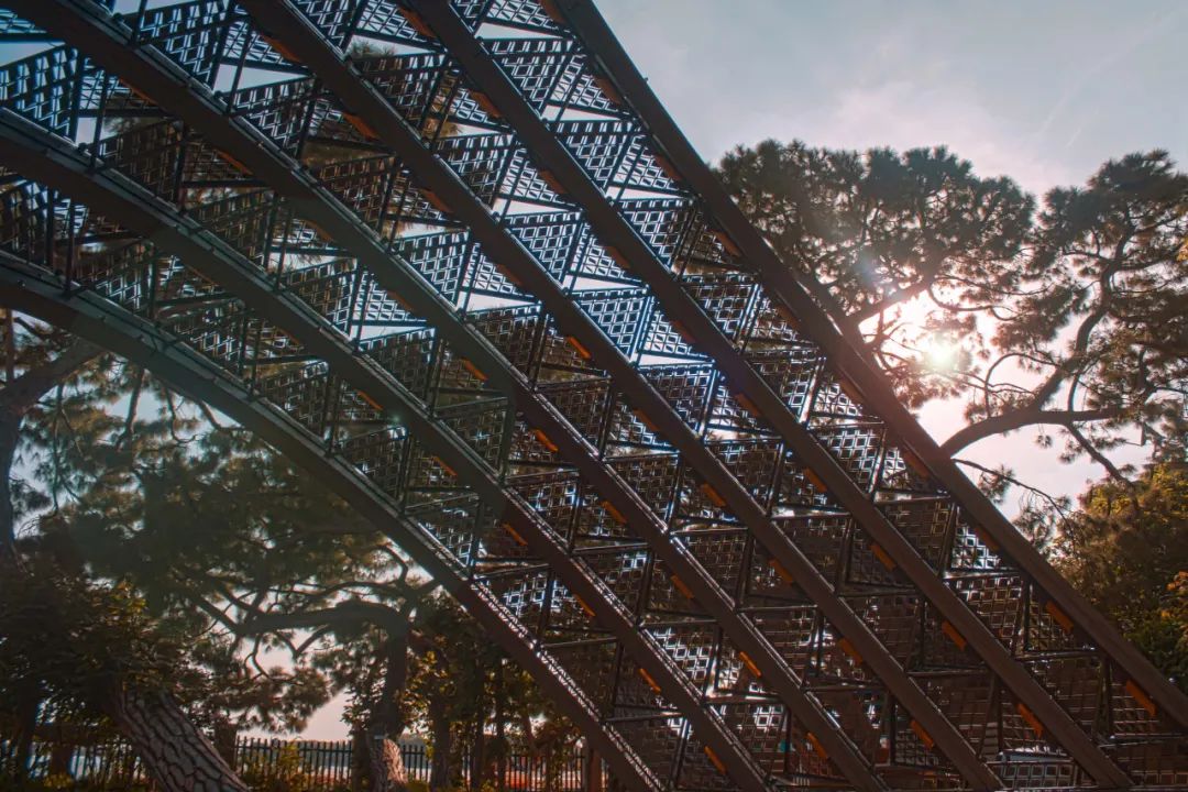 太阳颂歌 | MVRDV 在威尼斯双年展智造 SOMBRA 动力遮阳装置