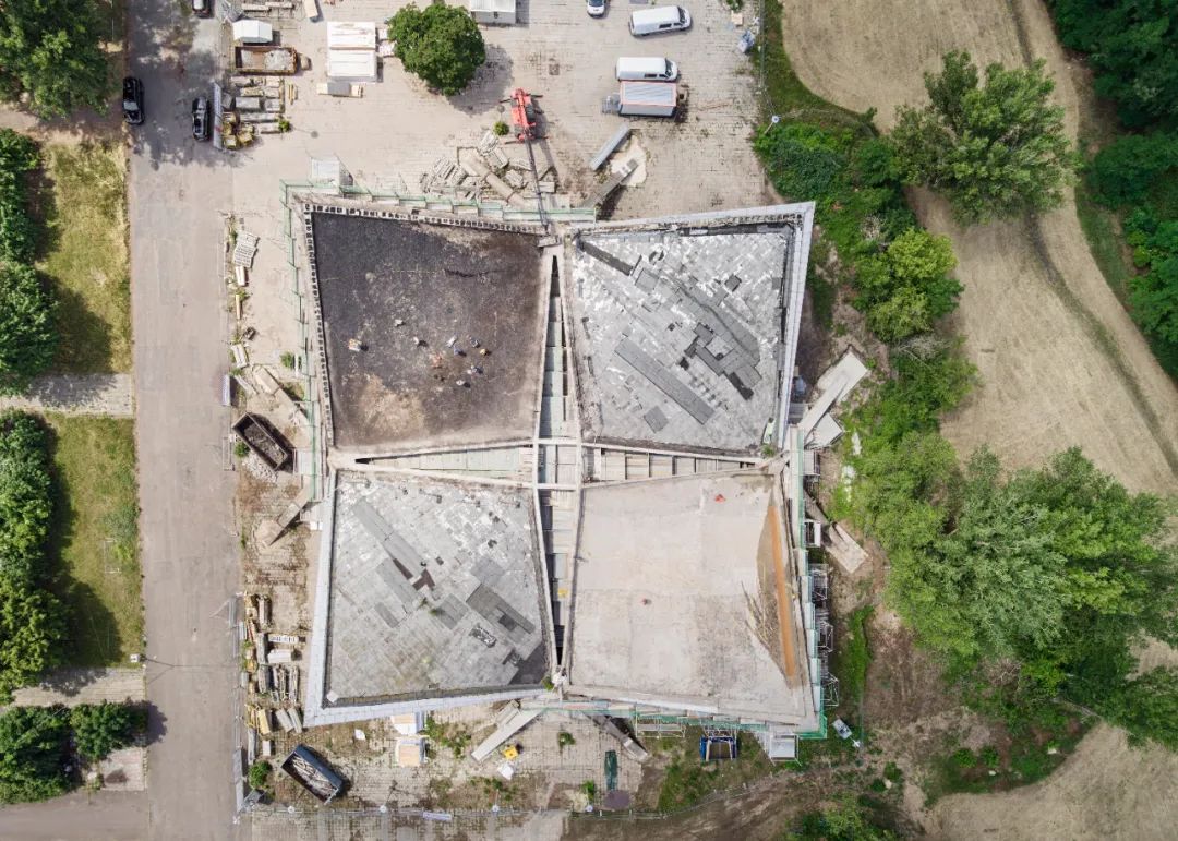 gmp改建系列 | 马格德堡双曲面壳体屋顶建筑：尊于原作的创新