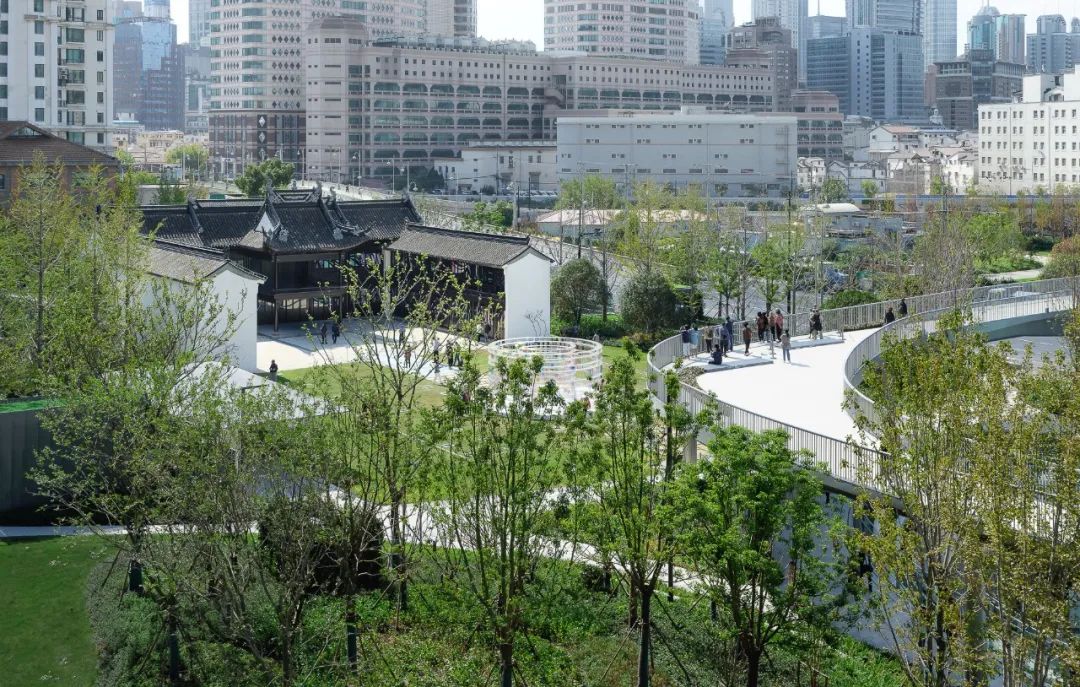 新作 | 上海苏河湾万象天地：以城市绿地打破历史、文化与商业的界限