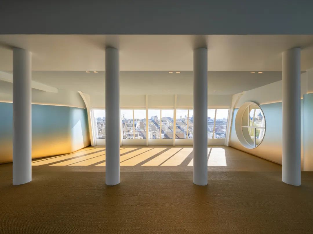 MVRDV 改造阿姆斯特丹百年历史建筑，为蔚来汽车打造欧洲规模最大“蔚来中心”