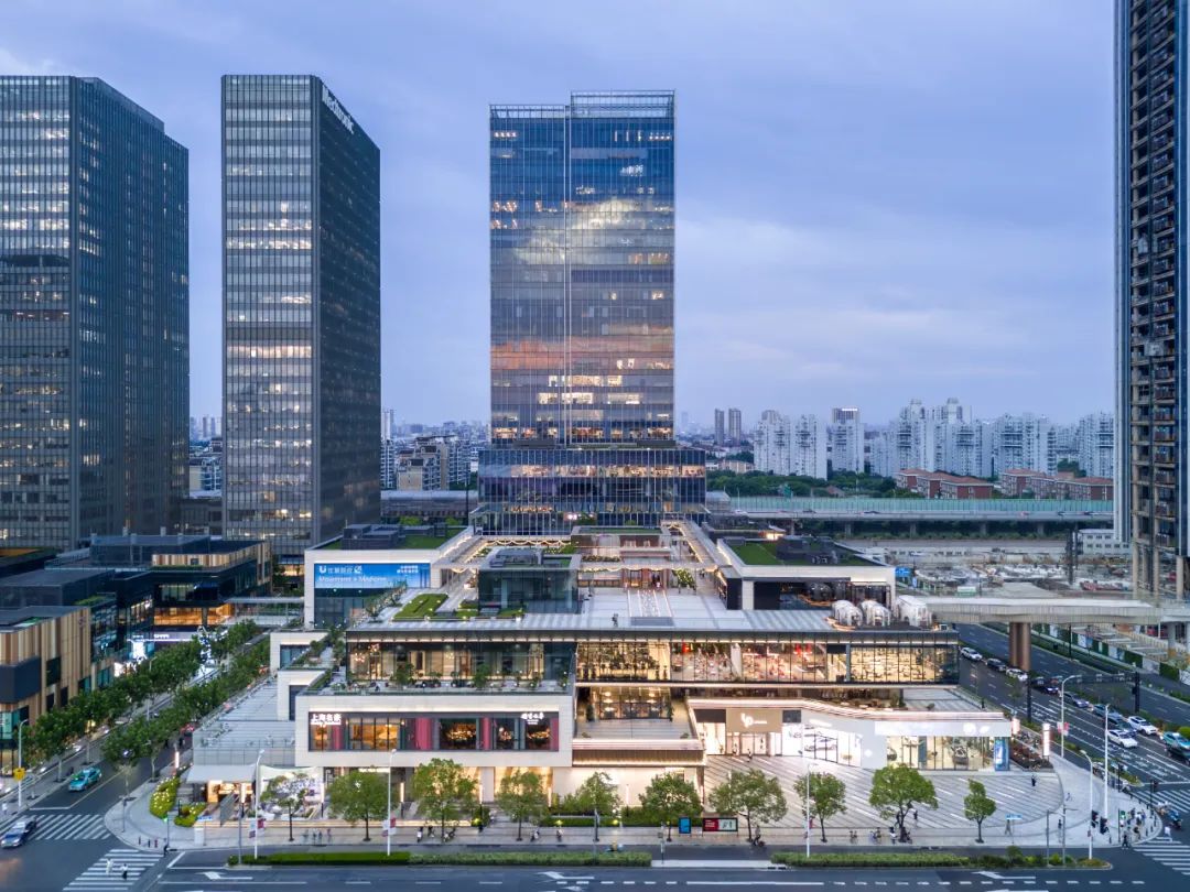 前滩国际广场与陆家嘴广场L+PLAZA商场