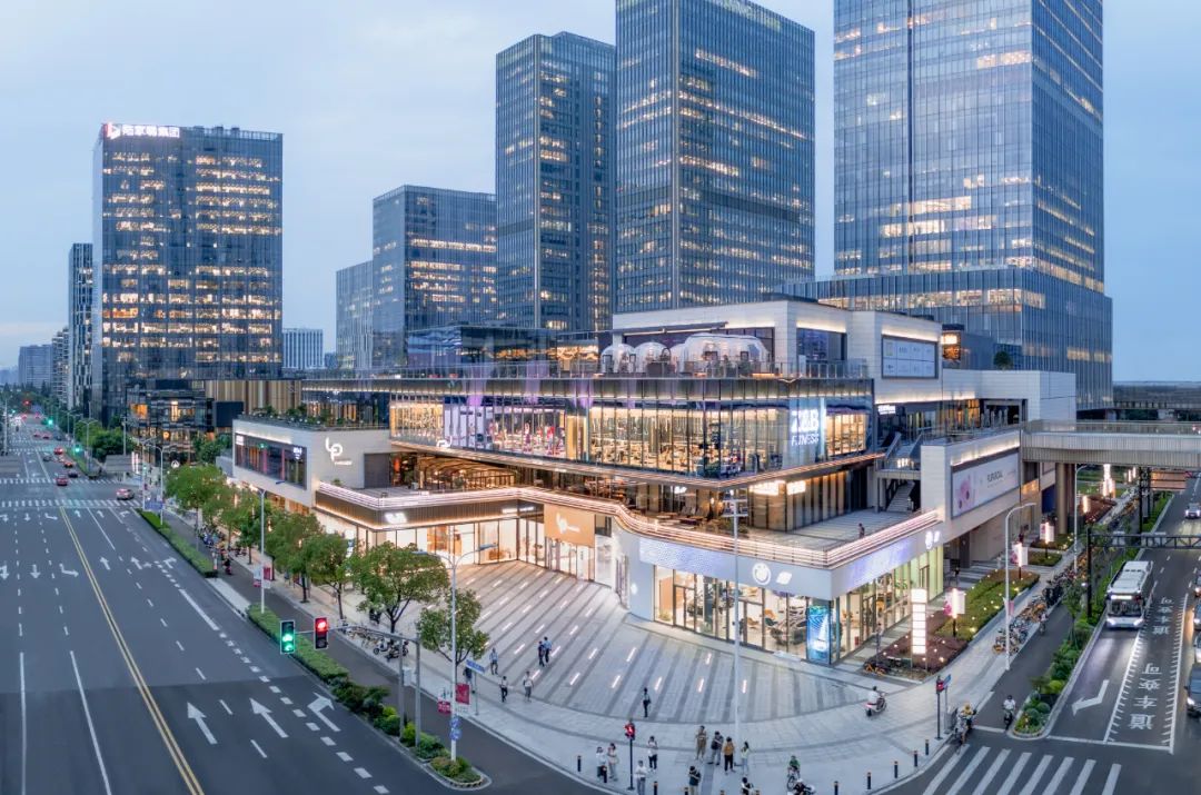 前滩国际广场与陆家嘴广场L+PLAZA商场