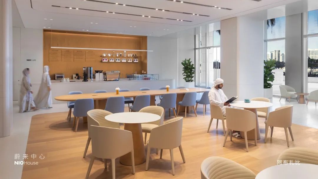 盛大启幕：蔚来中心 | 阿布扎比