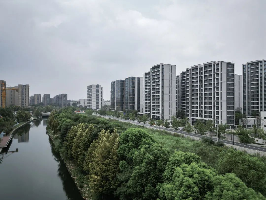 拥江而居的都市度假生活 | 杭州世茂·风颂府璞云东方【致逸现场】