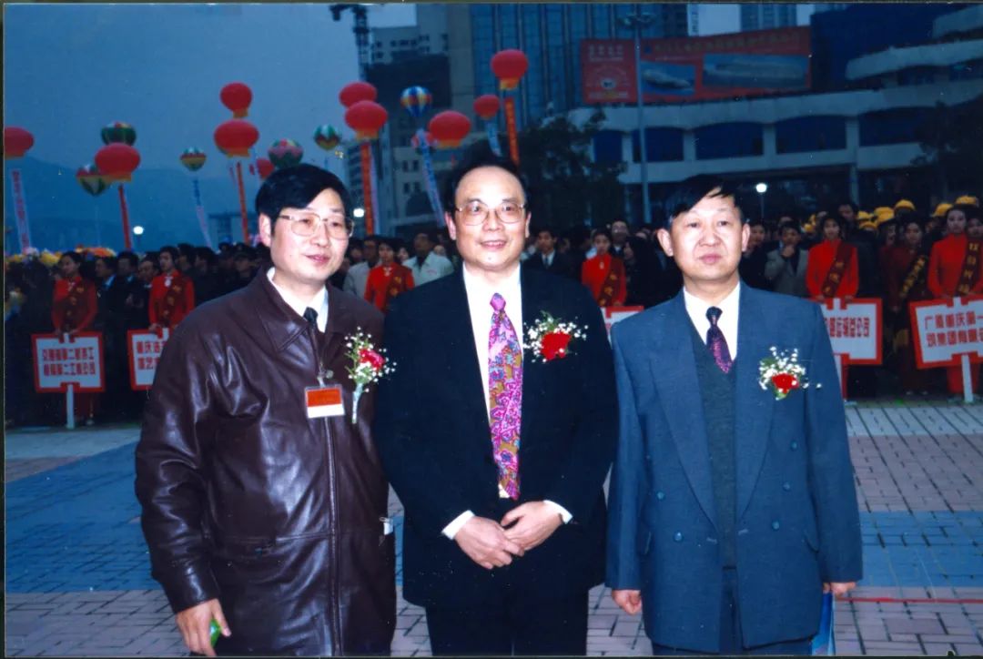 何智亚：重庆，30年间的城市影像记录与观察