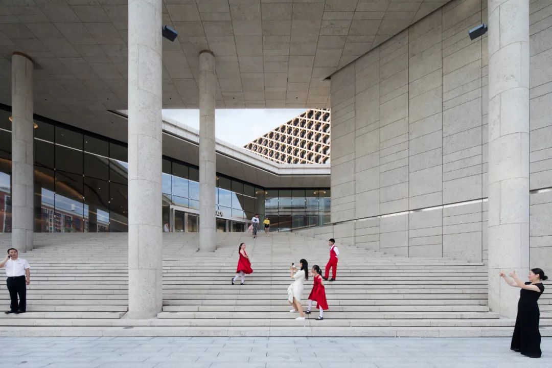 刘艺：建筑两难问题之间