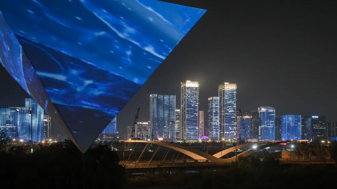 从「光之塔」到「云坐标」｜line+在杭州第三中心中轴线的城市媒介实验