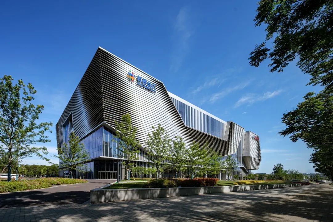 Aedas新作&nbsp;|&nbsp;展销共存、多场景融合的上海虹桥进口商品展示交易中心