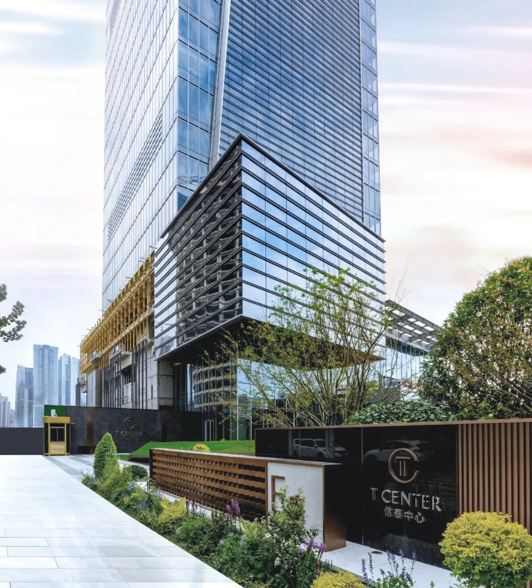 在建 | 武汉中信泰富滨江金融城，信泰中心E座200米超塔预计明年年中交付
