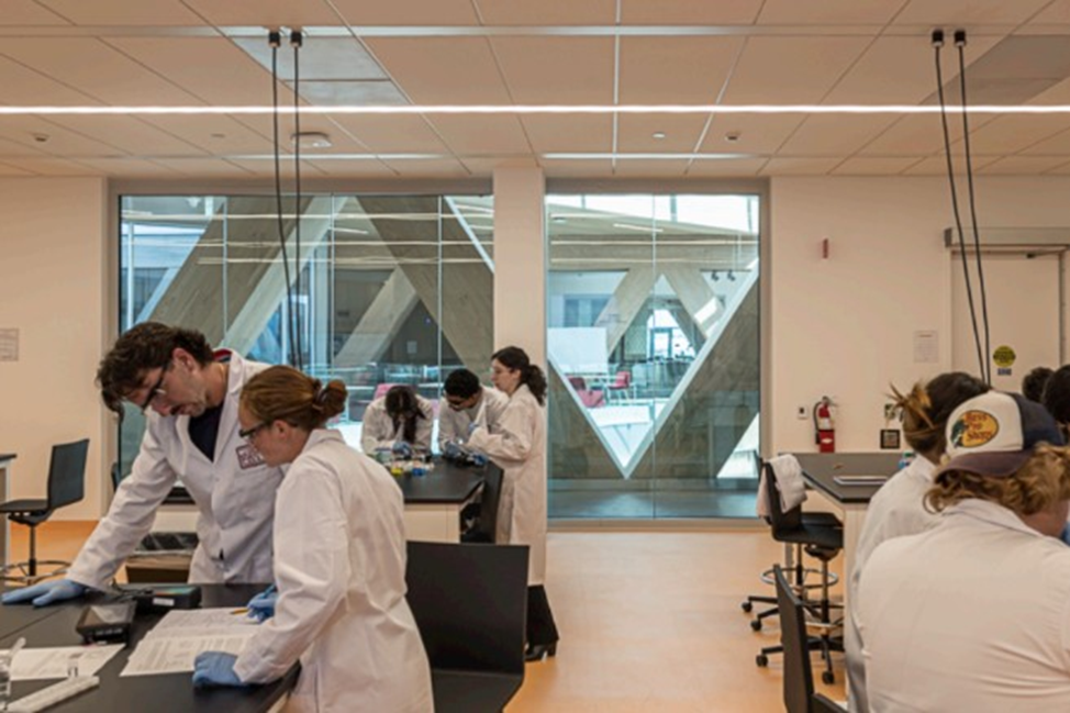 罗伯特&middot;戴科学中心推动克莱蒙特&middot;麦肯纳学院在计算基因学、脑科学和气候研究领域的发展