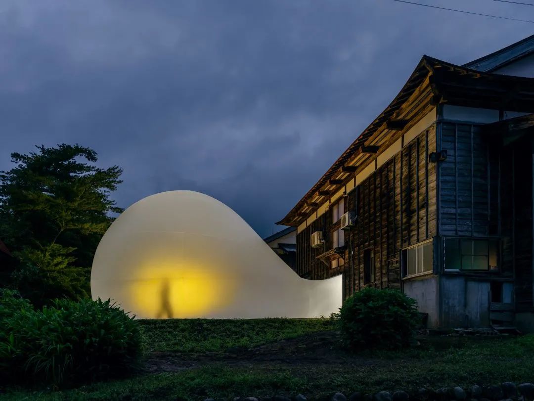 马岩松：做个“野泡泡”