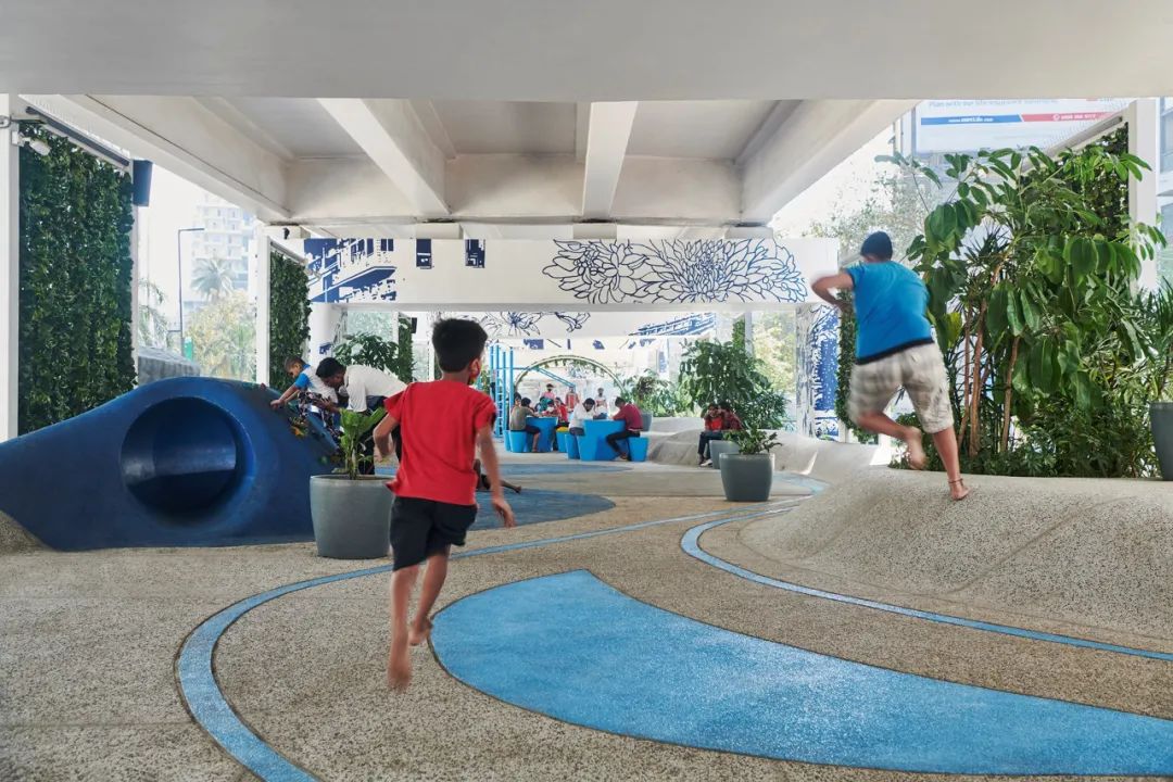 MVRDV 完成孟买「绿里乐园」，高架桥下开辟活力社区空间