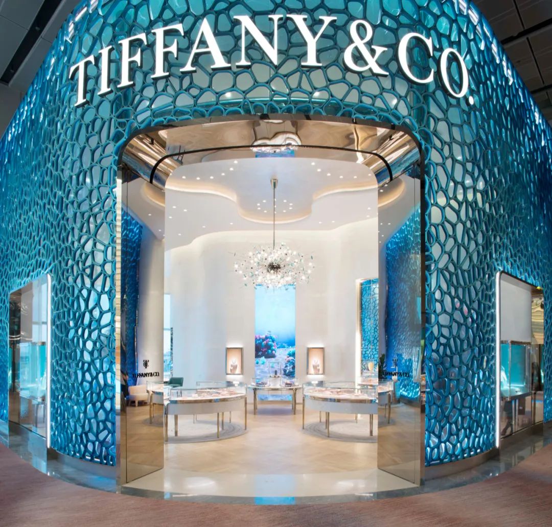 MVRDV完成 Tiffany & Co. 新加坡樟宜机场店，3D打印再生海洋塑料，打造珊瑚肌理立面