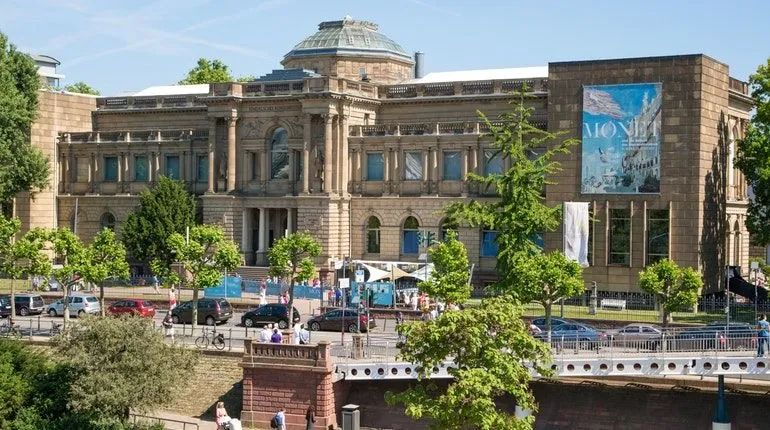 s+s 项目| 法兰克福天际线绝佳观赏点,施塔德尔博物馆屋顶露台全新开放!